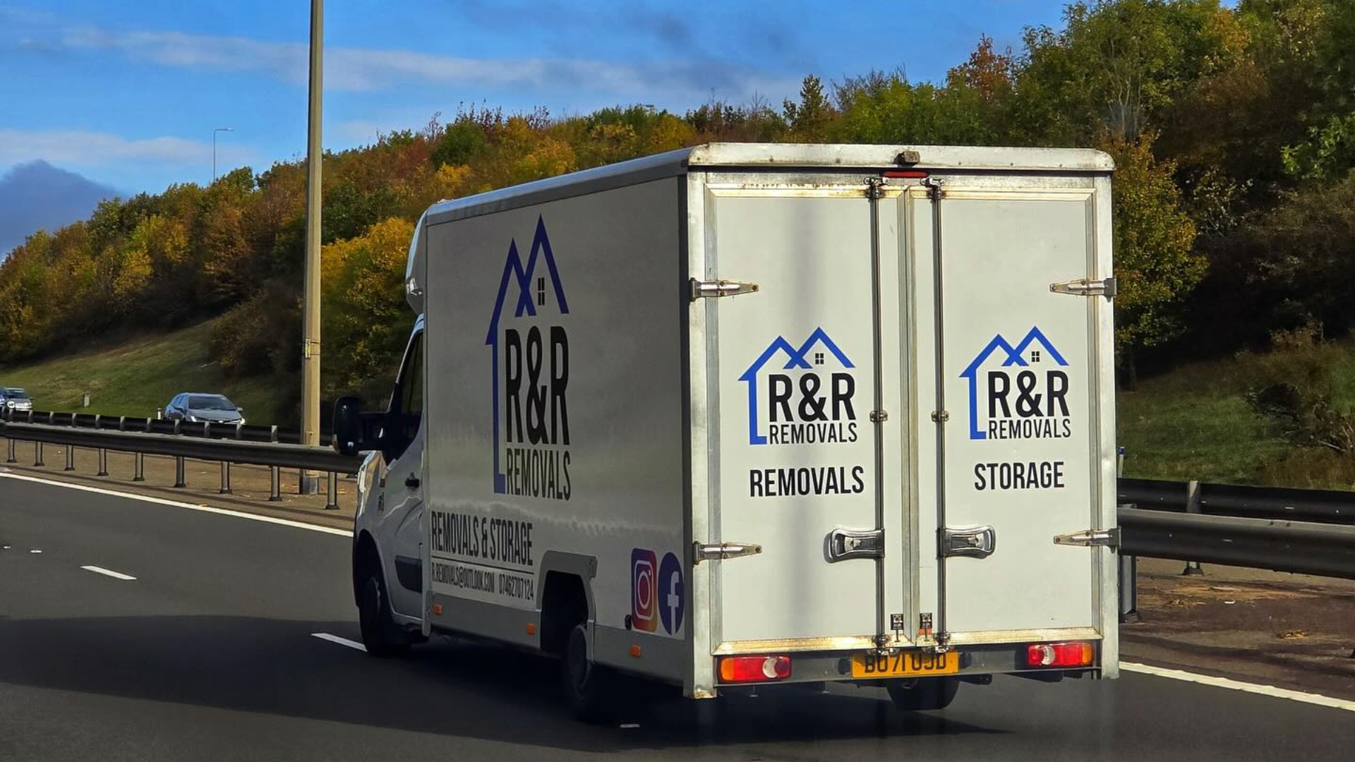 R&R Removals van